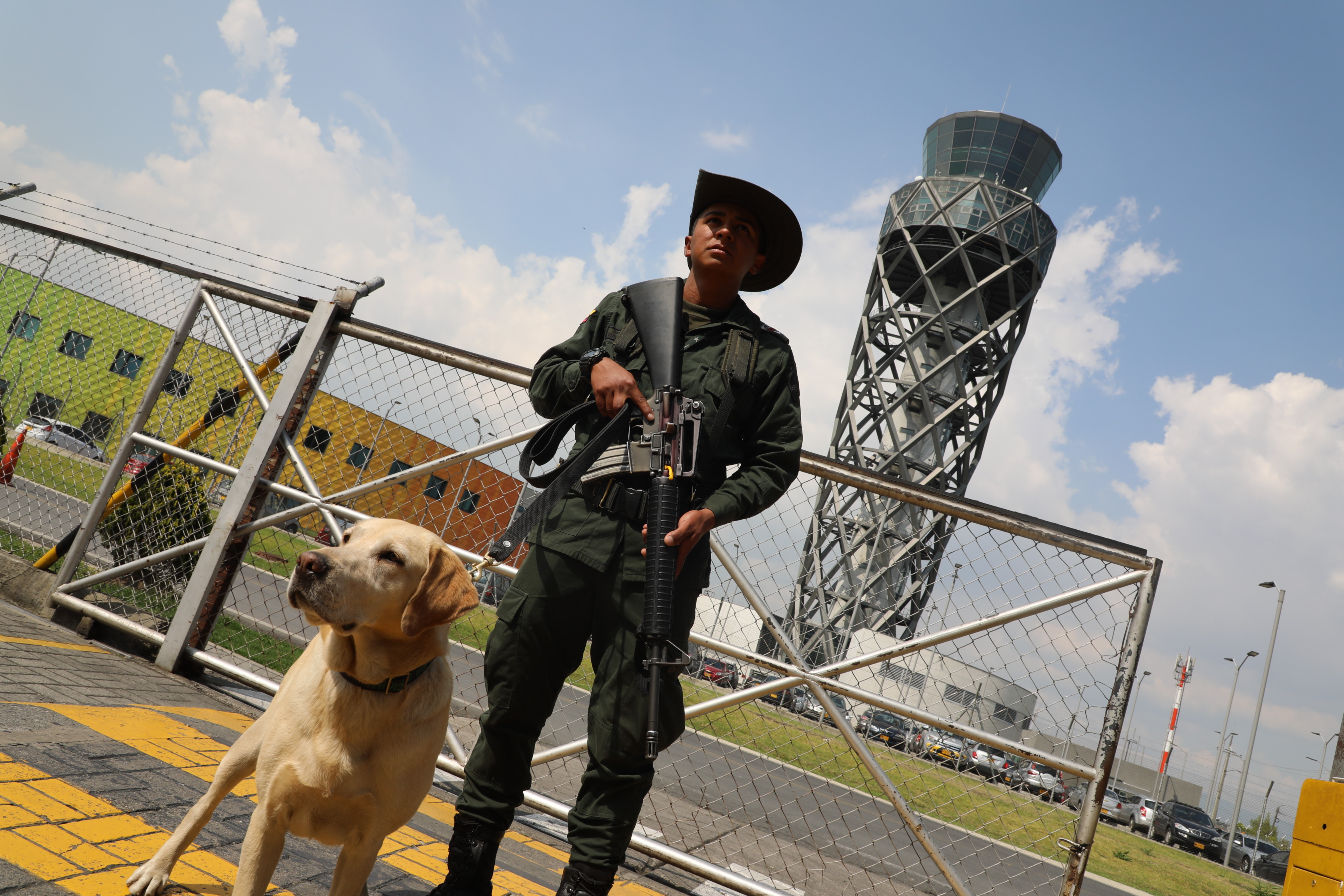 onvocatorias-para-ingresar-a-la-institución-como-Auxiliar-de-Policía