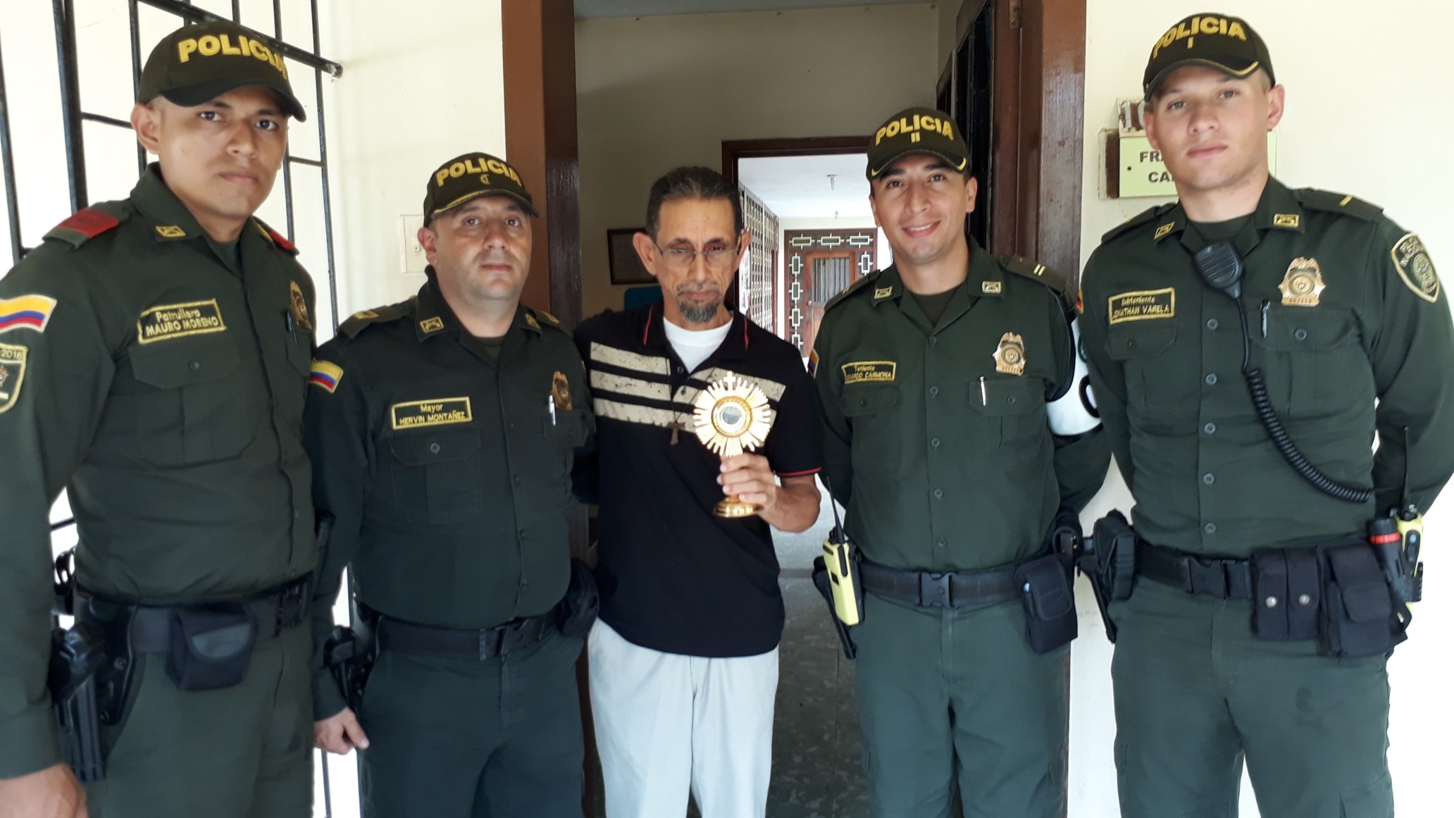 Entrega de elemento hurtado en la iglesia 