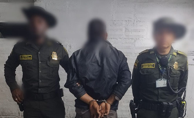 Arrojando_escombros_ocasiono_el_taponamiento_de_un_cauce