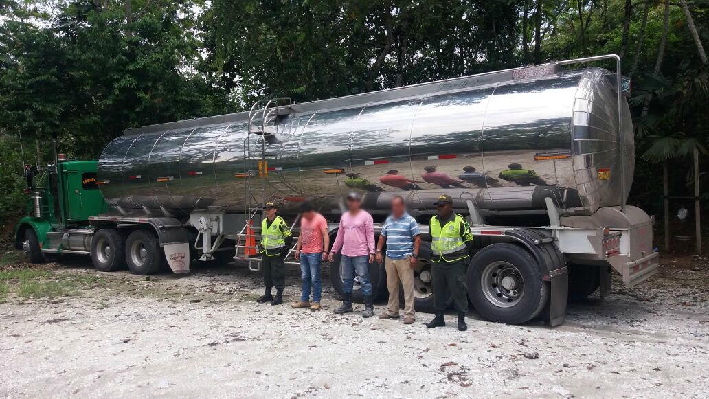 Mediante-amenaza-conductor-fue-obligado-a-descender-del-vehículo-1