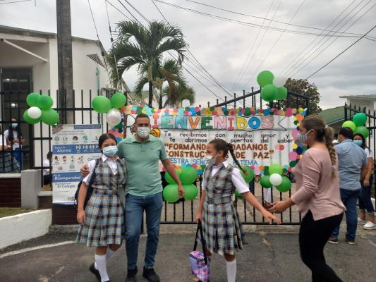 De-regreso-a-la-presencialidad-escolar-2022-2