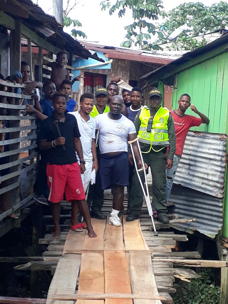 De-la-mano-con-la-comunidad-restauramos-puente-que-se-encontraba-deteriorado.