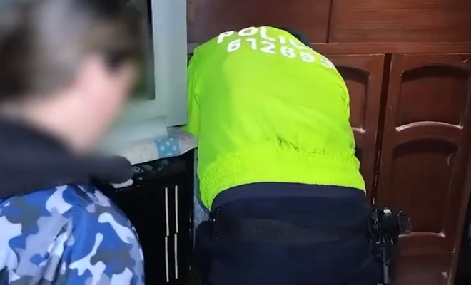 Su modo de delinquir consistía en proveerse de armas de fuego industriales (originales) y municiones, presuntamente adquiridas de forma irregular.