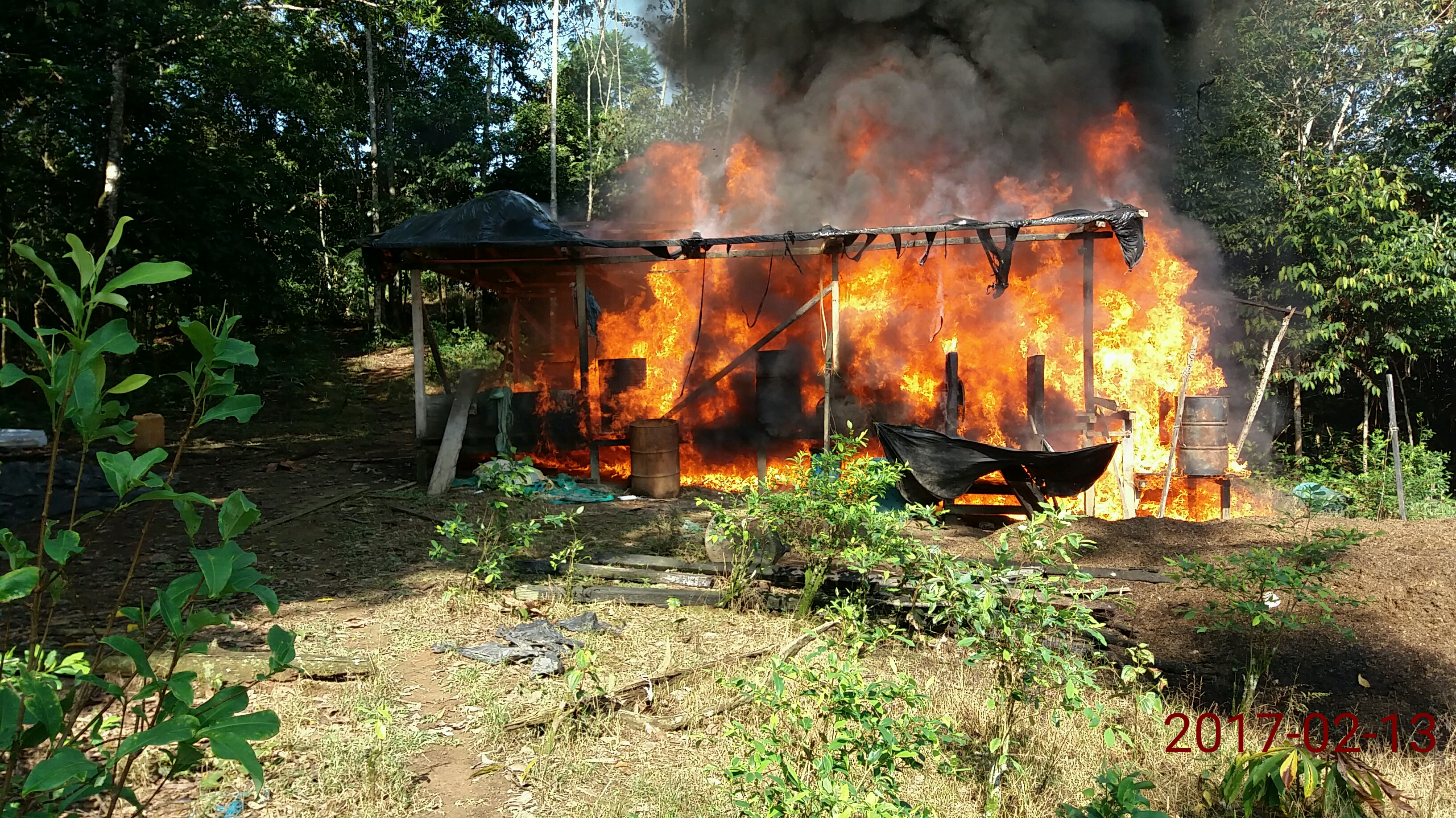 Gran-golpe-a "la constru"; -168 laboratorios-destruidos