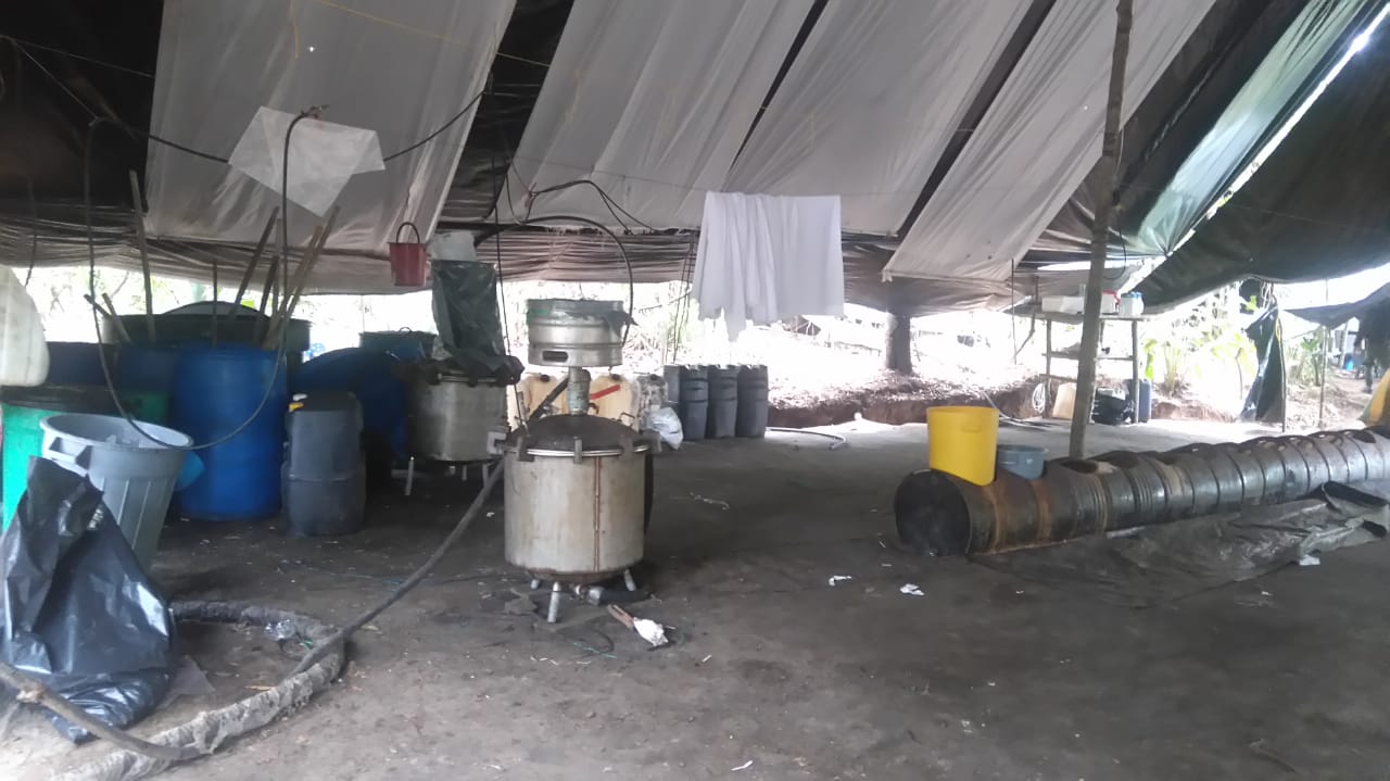 Destruidos-10-laboratorios-para-el-procesamiento-de-clorhidrato-de-cocaína.