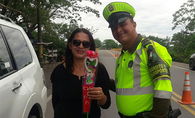 En-el Meta-nuestros-policías-realizan-homenajes-en-el-‘Día-Internacional-de-la Mujer’
