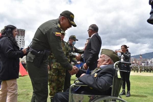 HOMENAJE AL LEGADO DE LOS HÉROES VALEROSOS 