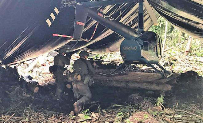 En medio de la selva hallamos helicóptero del "Clan del golfo"