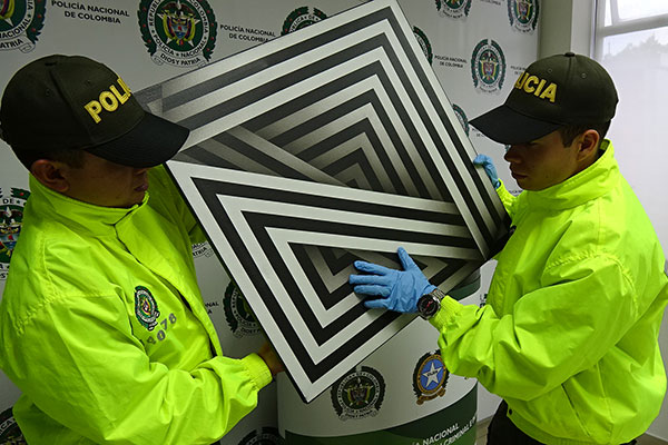 Recuperadas obras de arte hurtadas al maestro Omar Rayo