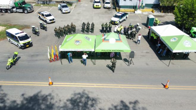 Dispositivos por parte de la Seccional de Transito y Transporte. 1