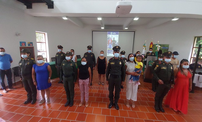 Entrega de distintivos a Patrulleros