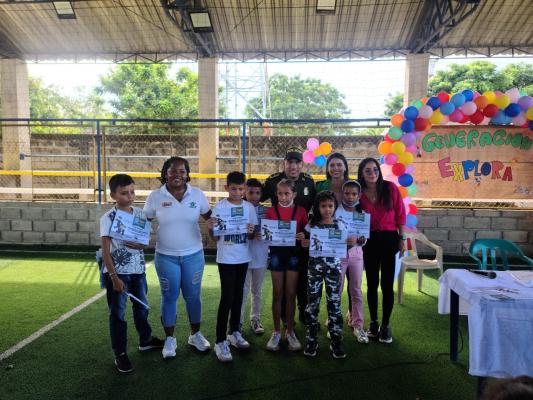 Docentes, padres de familia y policia unidos por un país sin drogas