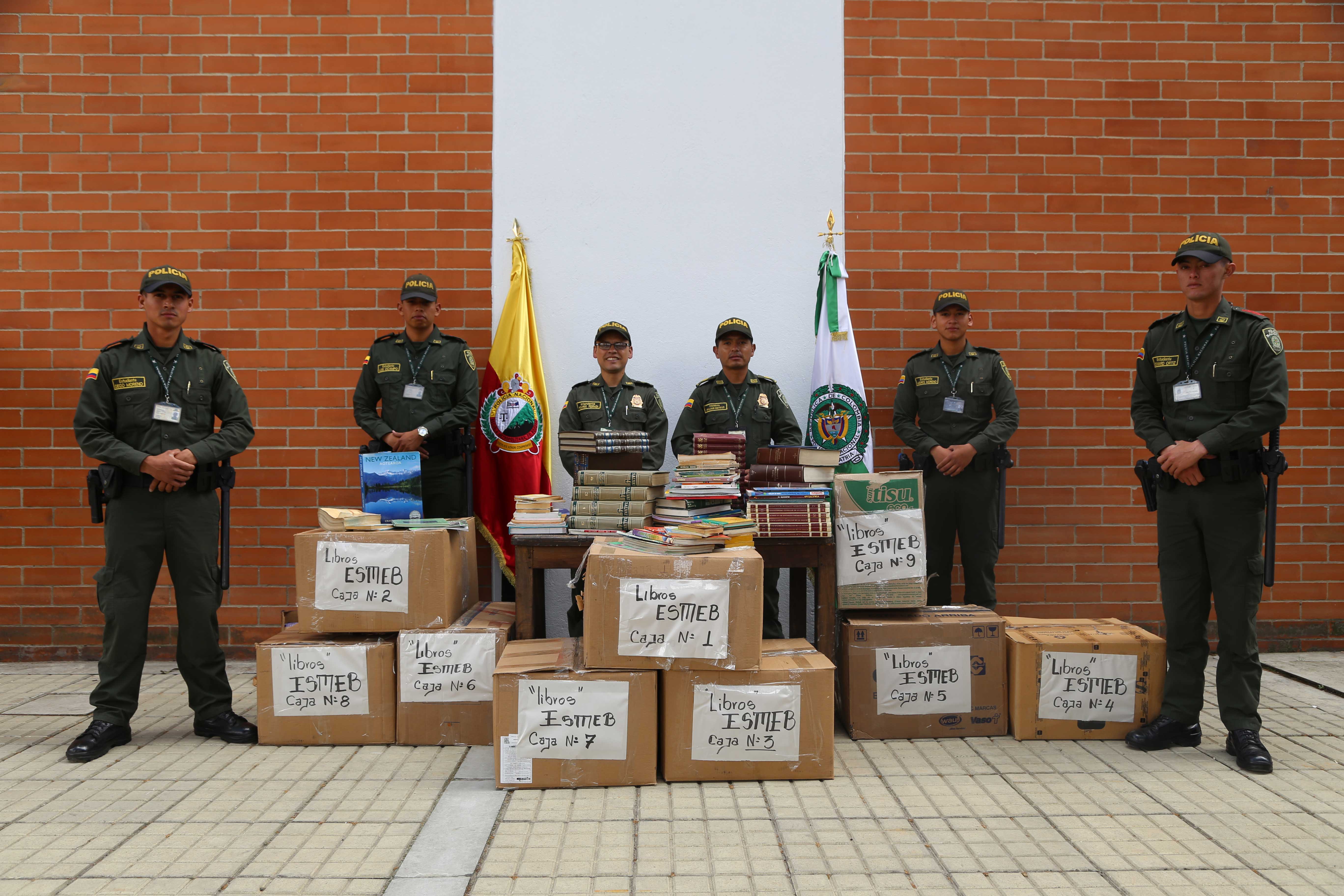 La Escuela de Policía Metropolitana de Bogotá dona 1.176 libros
