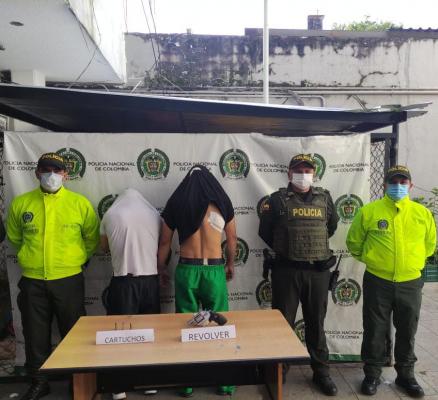 Dos personas capturadas por los delitos de homicidio y porte ilegal de armas de fuego