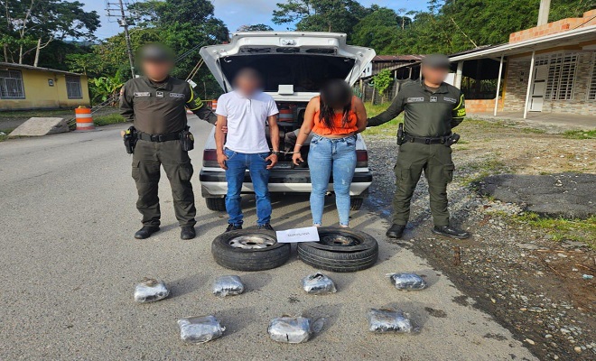 Capturada una pareja que transportaba marihuana oculta en llantas de repuesto de un vehículo