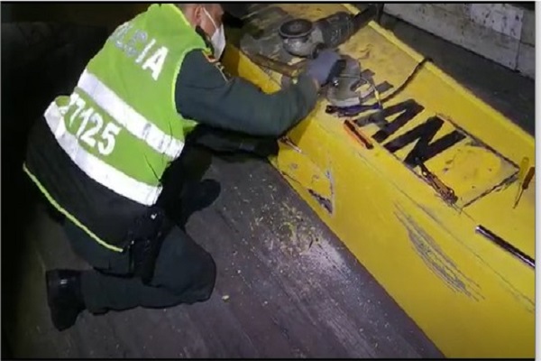 En el brazo de una retroexcavadora venían 148 kilos de marihuana 