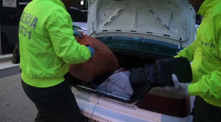 la llevaba dentro del baúl 