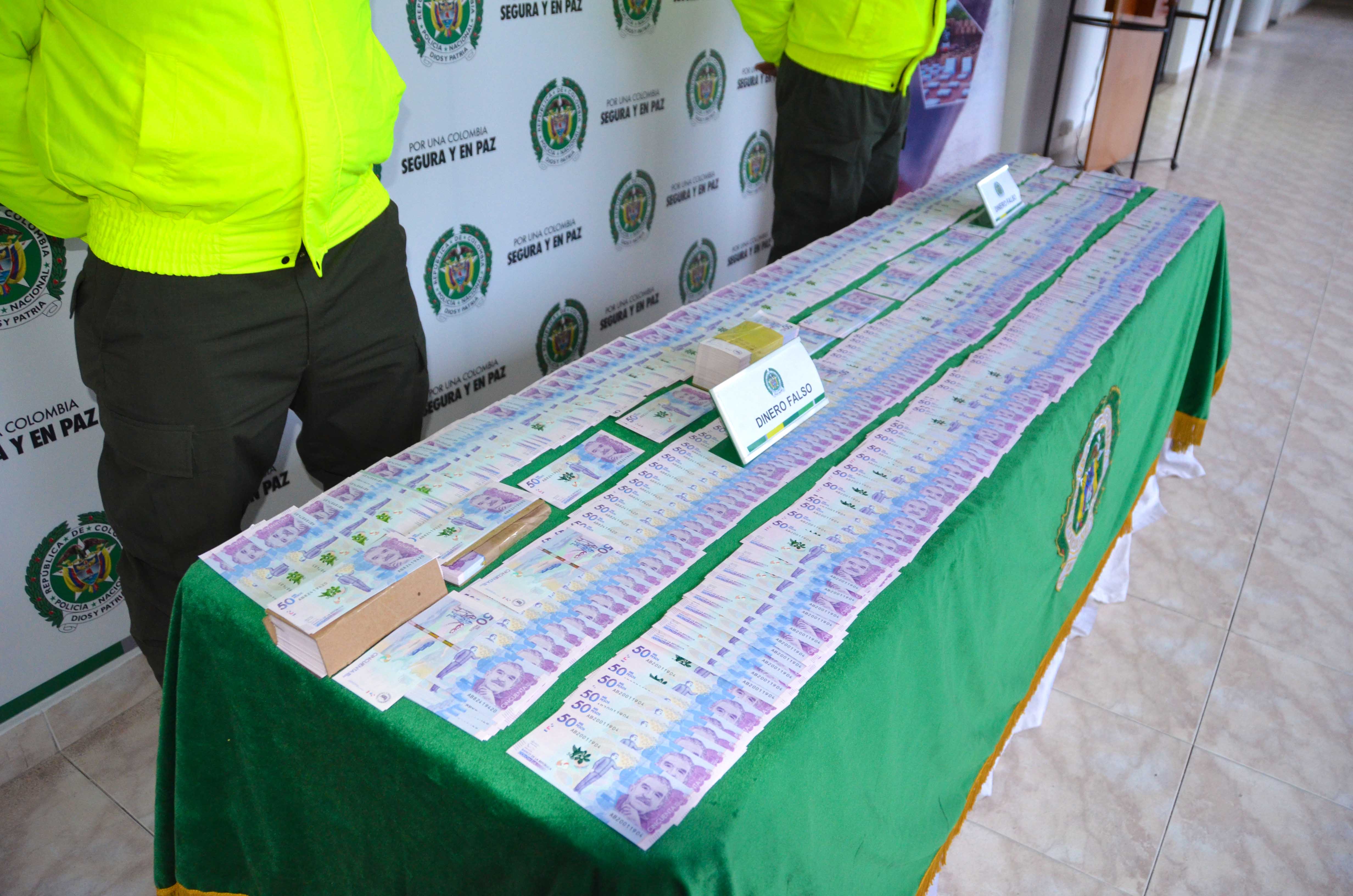 Con-destino-bogotá-pretendían-transportar-$280.000.000-de-moneda-falsa-3