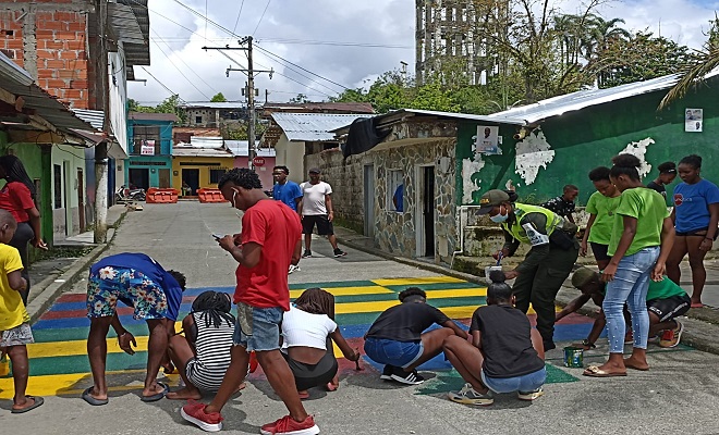 Los niños aprender a pintar