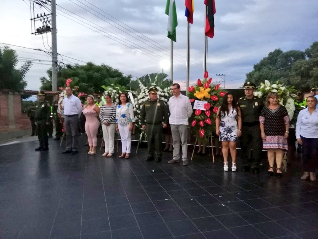 con-una-ofrenda-floral-y-una-eucaristía-conmemorativa-las-autoridades-exaltaron-la-labor-de-la-institución 