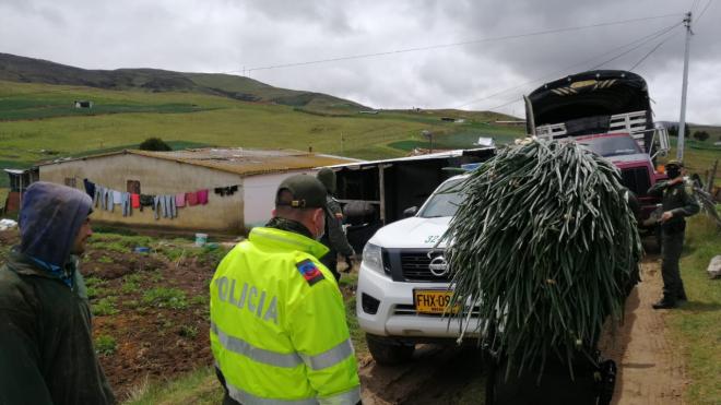 En_Berlín_los_policías_trabajan_junto_a_los_agricultores_para_comercializar_sus_productos_4