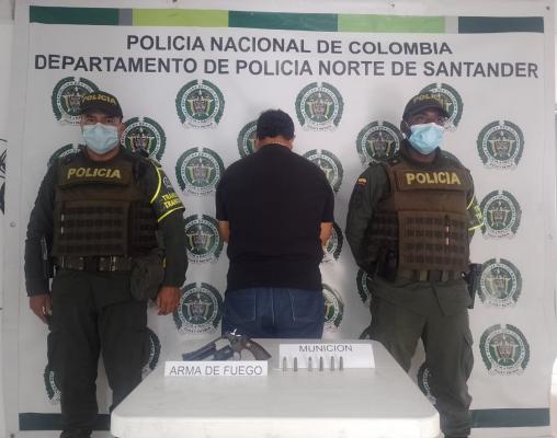 en_la_via_bucaramanga_-_pamplona_fue_sorprendido_un_ciudadano_con_un_revolver