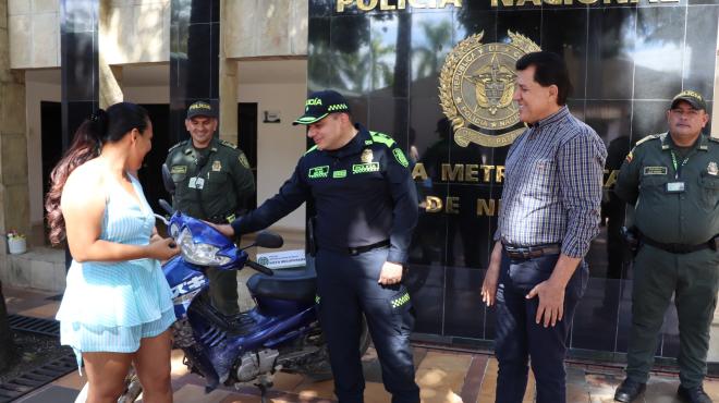 En operativos realizados por unidades de la Policía Nacional, se logra la recuperación de una motocicleta. 