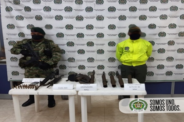 En-trabajo-articulado-con-el-ejército-nacional-realizamos-el-hallazgo-de-una-caleta-con-material-bélico