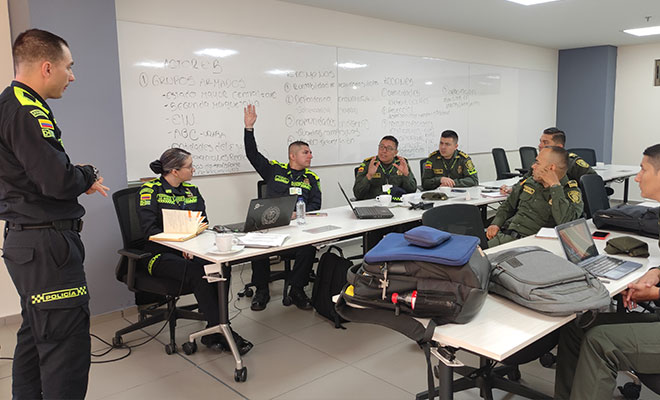 Participación Encuentro de Analistas Policiales