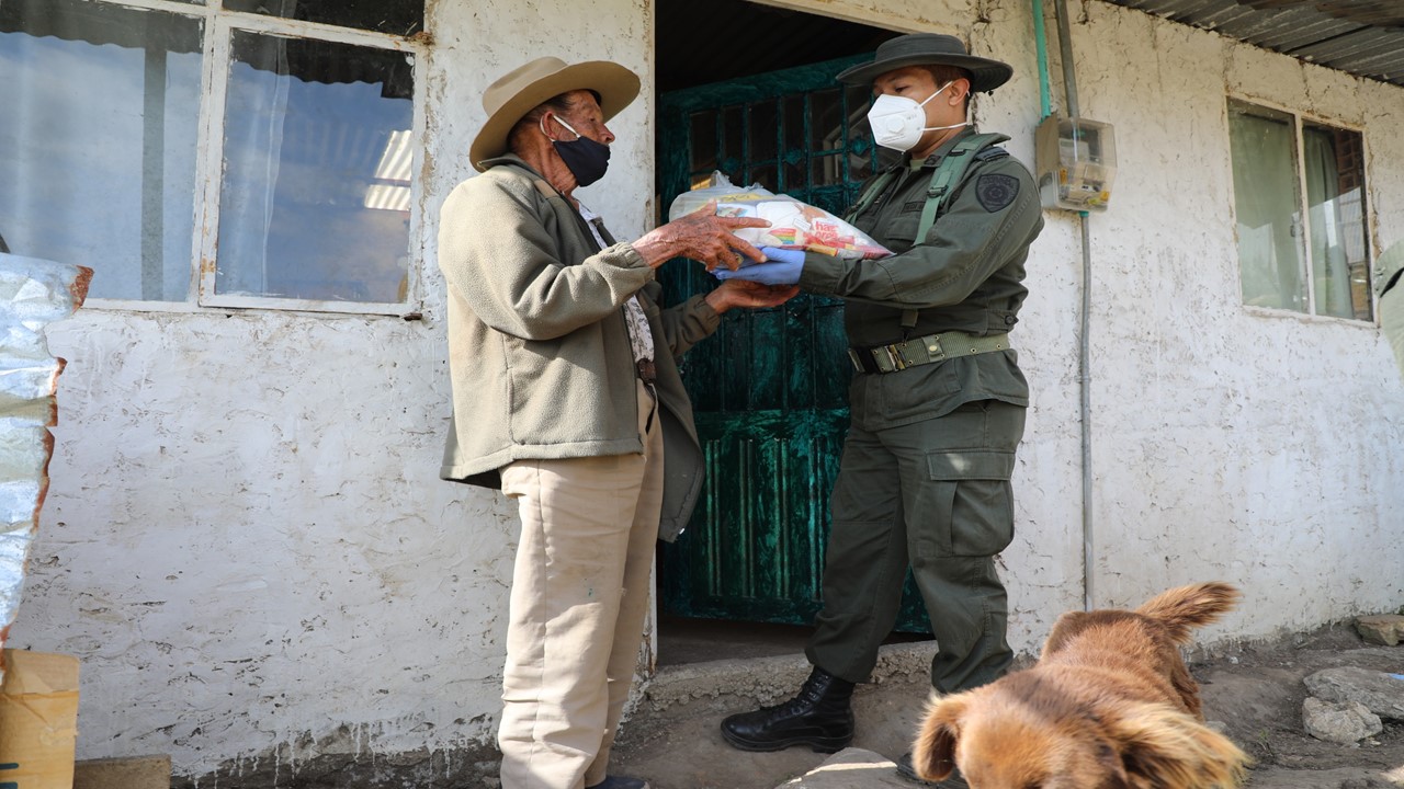 Logramos-la-entrega-de-1400-mercado 