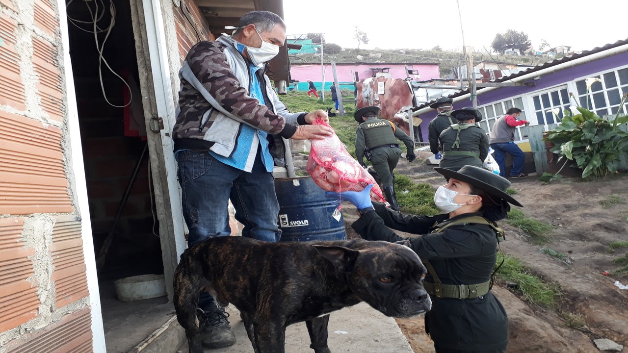 Logramos-la-entrega-de-1400-mercado 