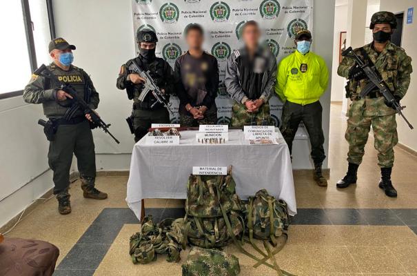 unidades de la policía nacional y ejército nacional