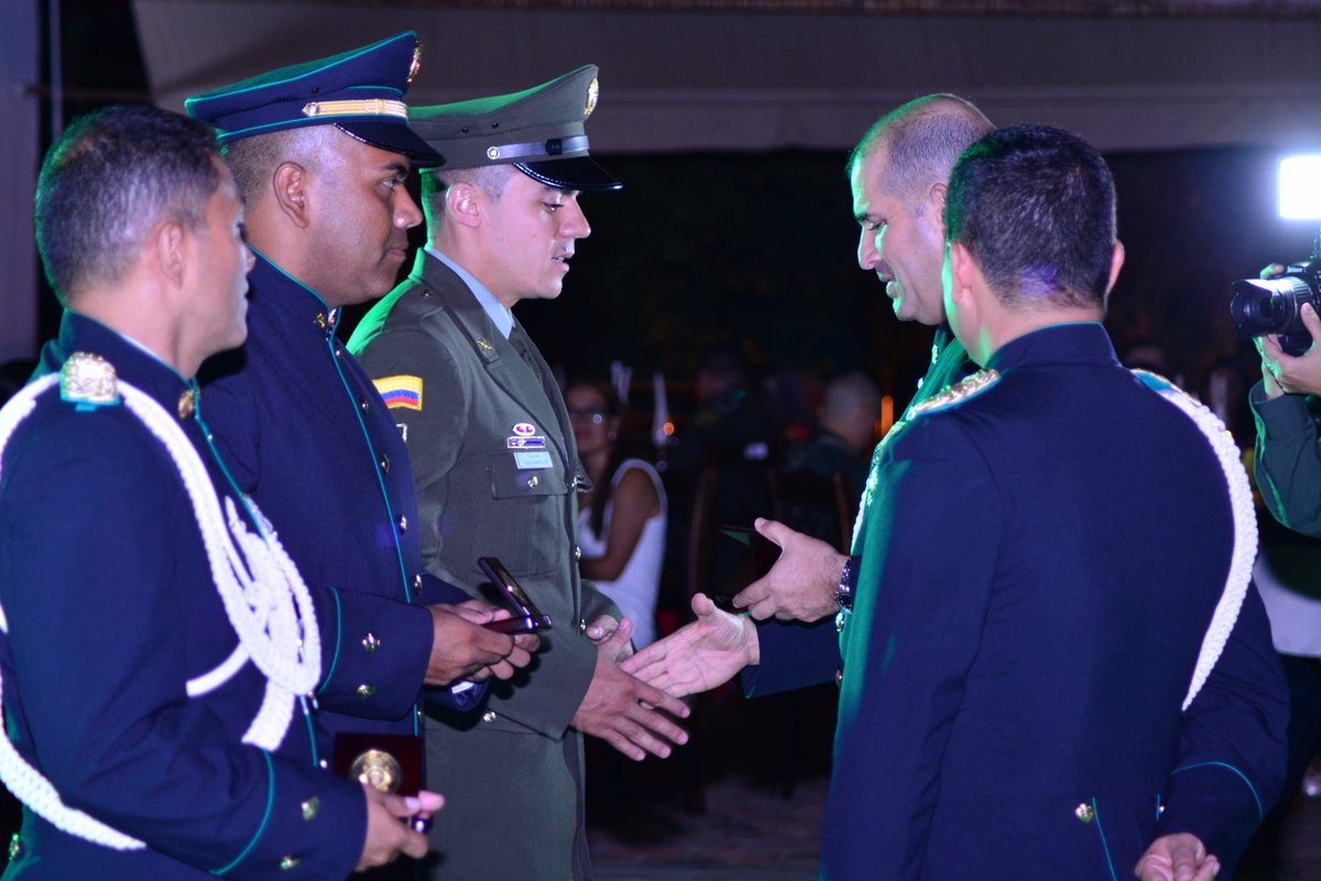 En ‘La noche de las Estrellas’ reconocemos la labor de nuestros hombres y mujeres policías