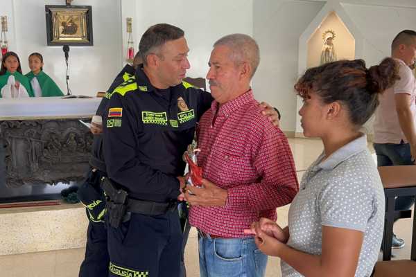 Este espacio fue un acto de solidaridad y respaldo institucional hacia sus seres queridos, reafirmando el compromiso de la Policía Nacional con sus hombres y mujeres.