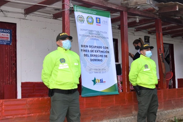 Extinción de dominio aplicada a tres inmuebles 