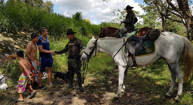 Los carabineros-de la Policía Nacional-fortalecen la vigilancia rural-en el Meta