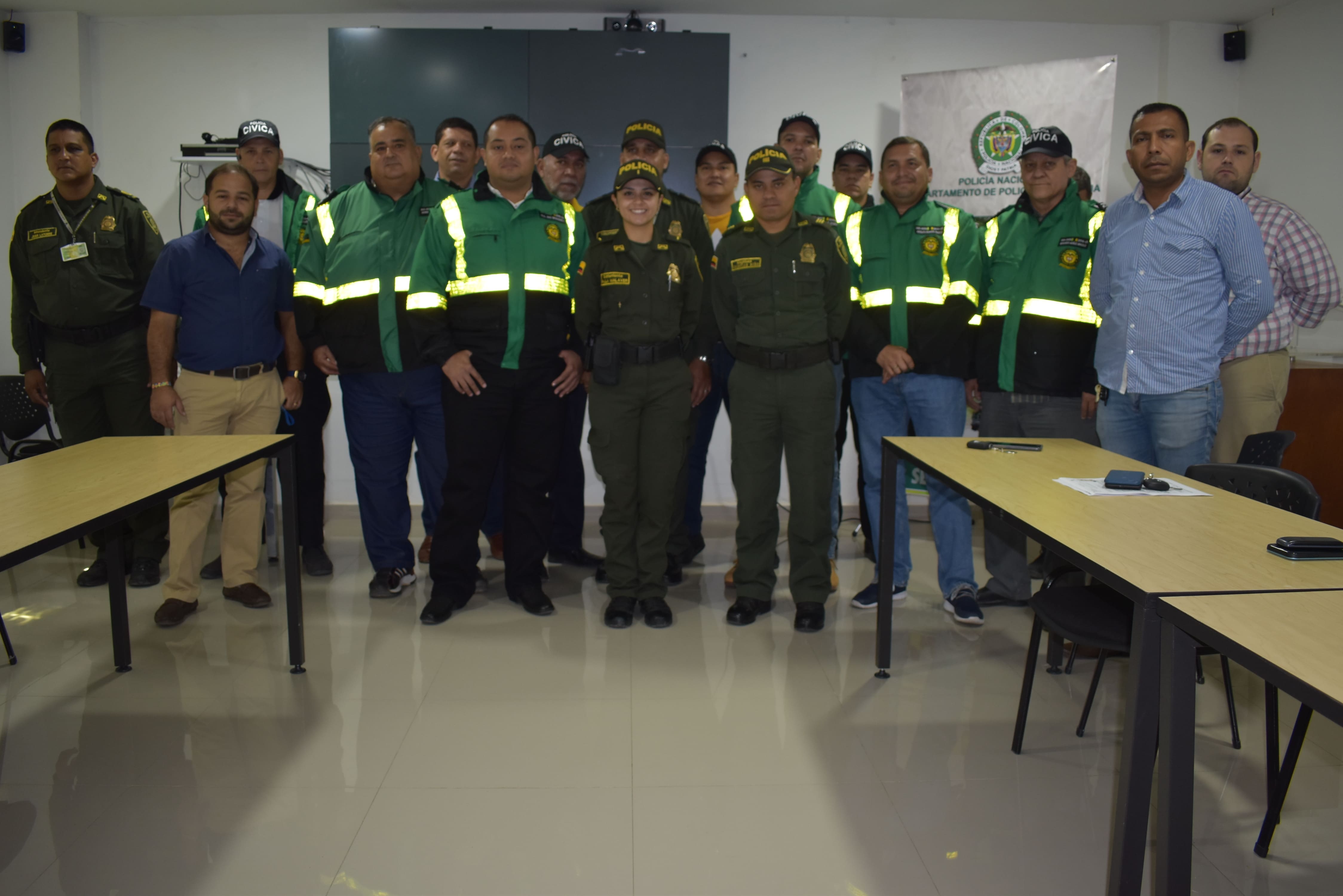 Policías Cívicos de Mayores dispuestos en el Plan Navidad ‘Inspirados en Usted’