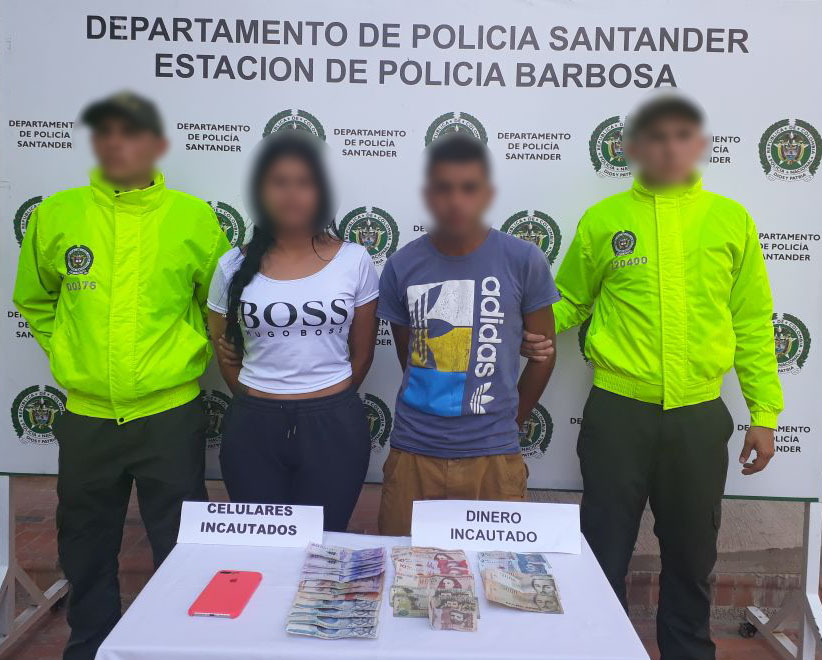 Un hombre y una mujer capturados por el delito de extorsión