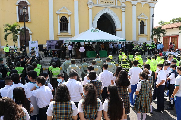La Policía de Santander despliega 1.600 uniformados para el plan semana santa "apasiónate por la vida"