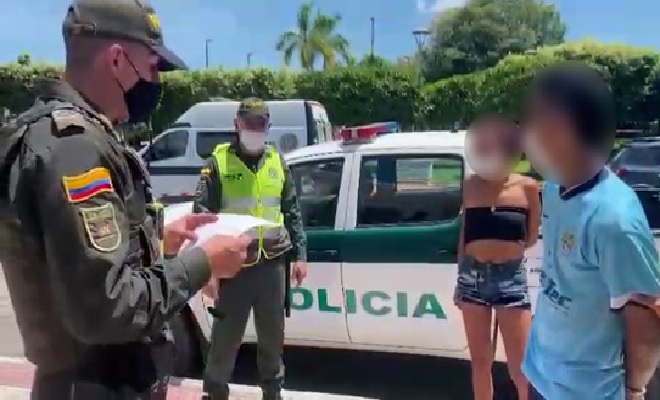 Capturada una pareja por hurtar un celular con arma corto punzante  