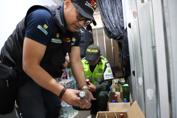 Policía en coordinación con rentas departamental adelantó operativos contra el licor de contrabando en Riosucio