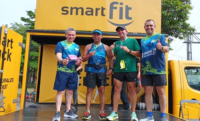Ganadores de la categoria 21 k de la carrera por la policia en Medellín