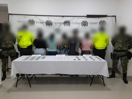 Cuatro mujeres y un hombre fueron capturados durante operativo policial