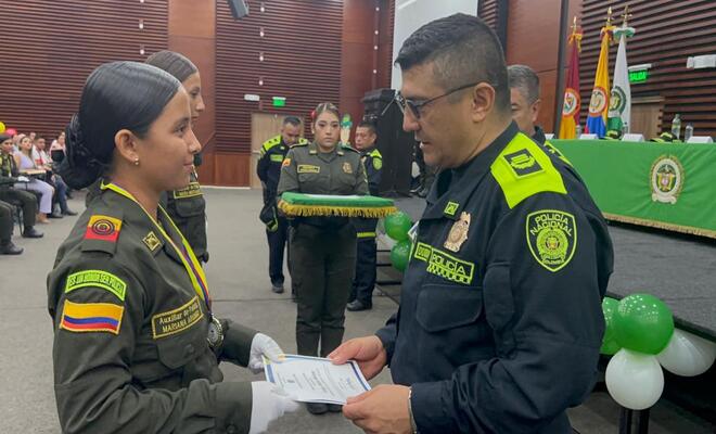 Graduación de 69 auxiliares de policía 
