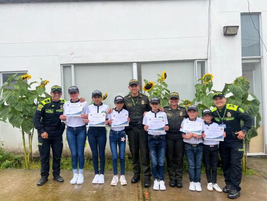 Graduación cívica juvenil 