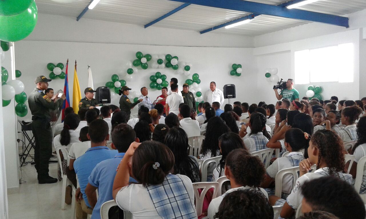 graduacion-DARE-simon bolivar-maria auxiliadora-tenerife-magdalena
