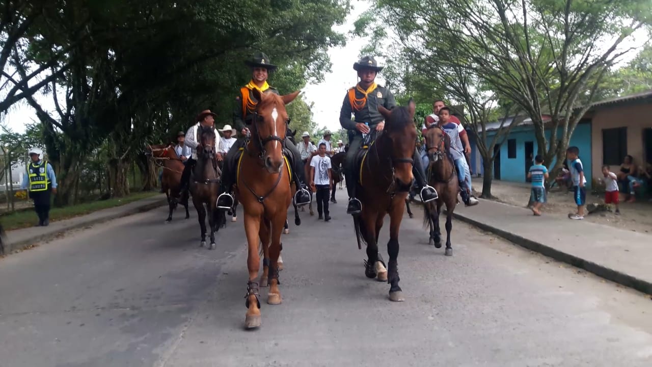 Grupo de carabineros se llevó los aplausos en Expoasis 2018