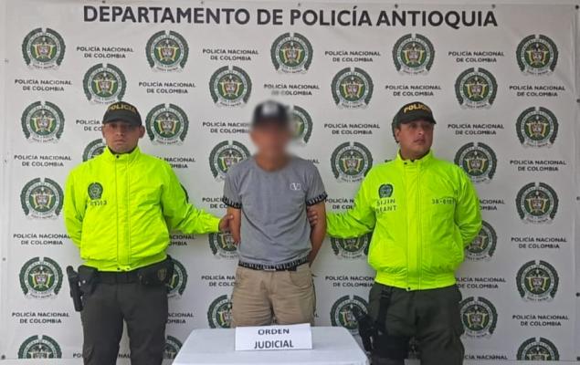 Este sujeto fue dejado a disposición de la Fiscalía General de la Nación 