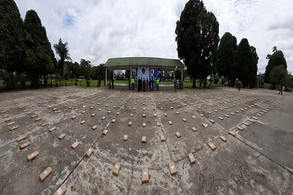 Policía-comprometido