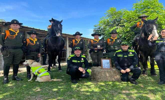 En las instalaciones de carabineros, policía Tolima rindió un homenaje en conmemoración a ‘Evelyn’ canino antiexplosivos